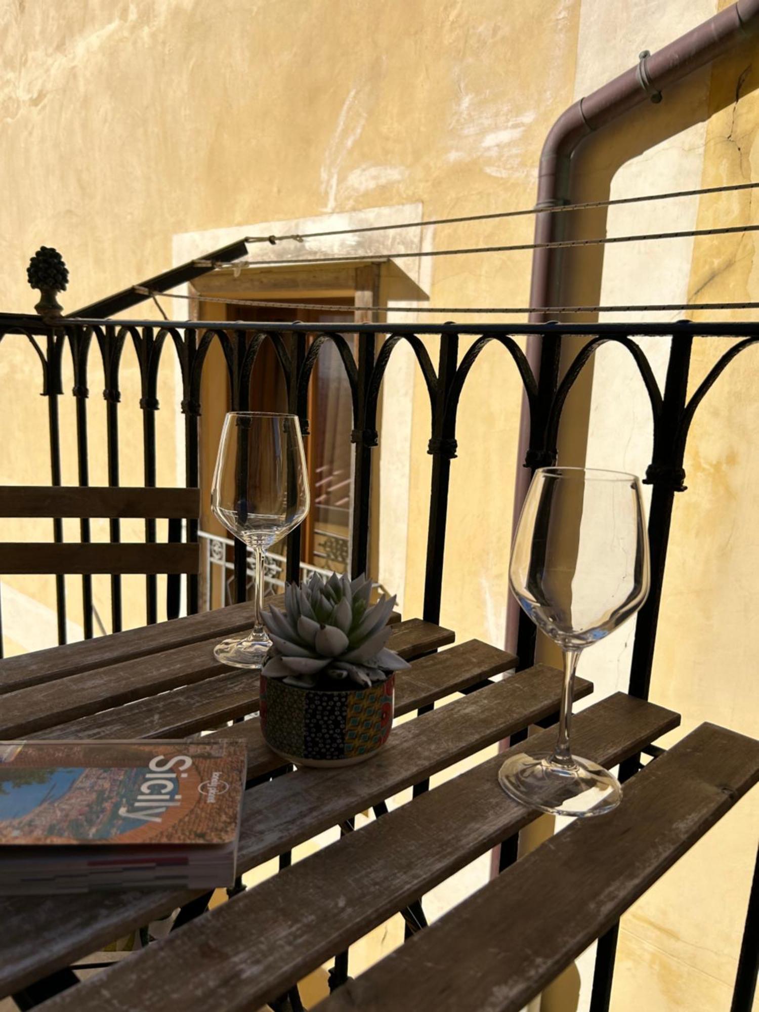 Sicilian Dream Apartments Cefalu Exterior photo